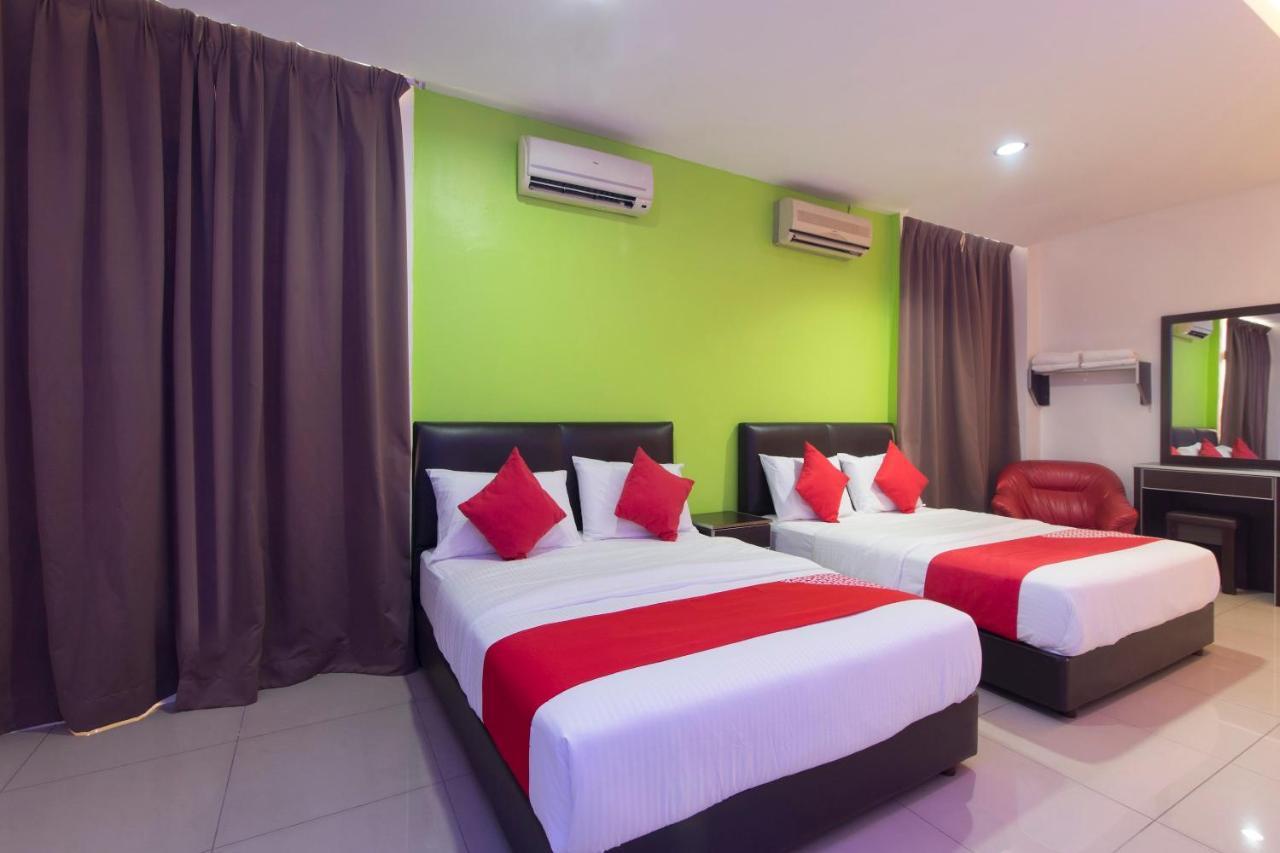 Oyo 44072 Mines Cempaka Hotel Nilai Exteriör bild