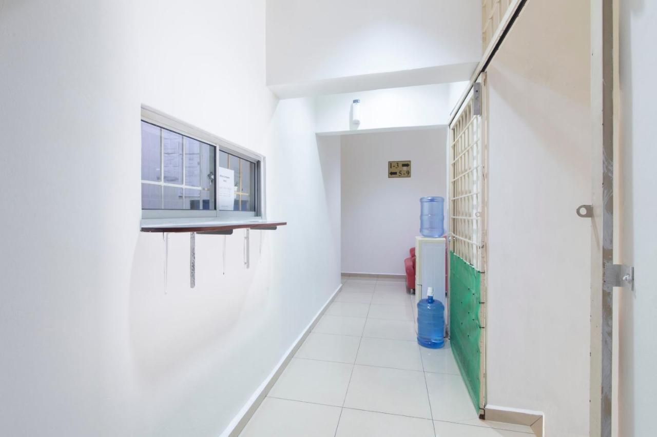 Oyo 44072 Mines Cempaka Hotel Nilai Exteriör bild