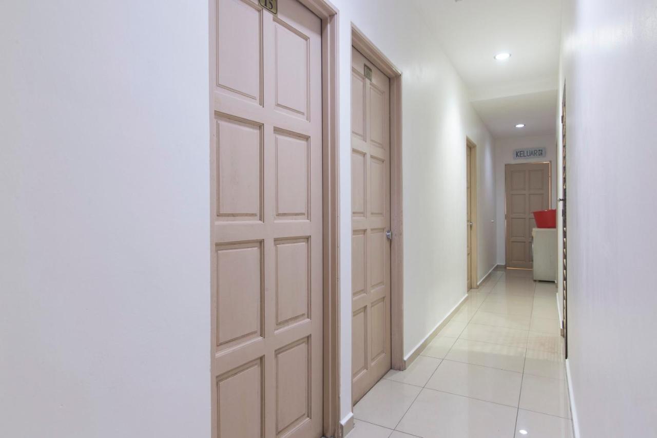 Oyo 44072 Mines Cempaka Hotel Nilai Exteriör bild