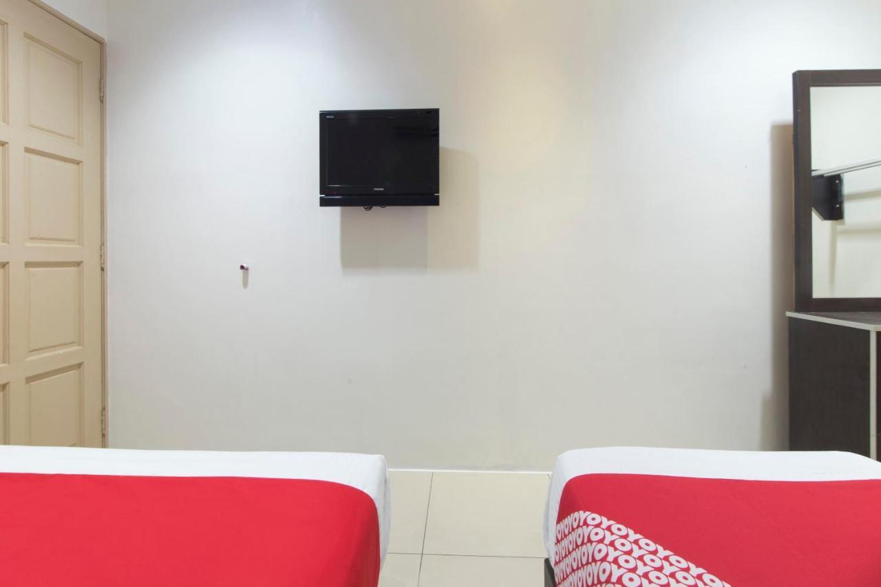 Oyo 44072 Mines Cempaka Hotel Nilai Exteriör bild