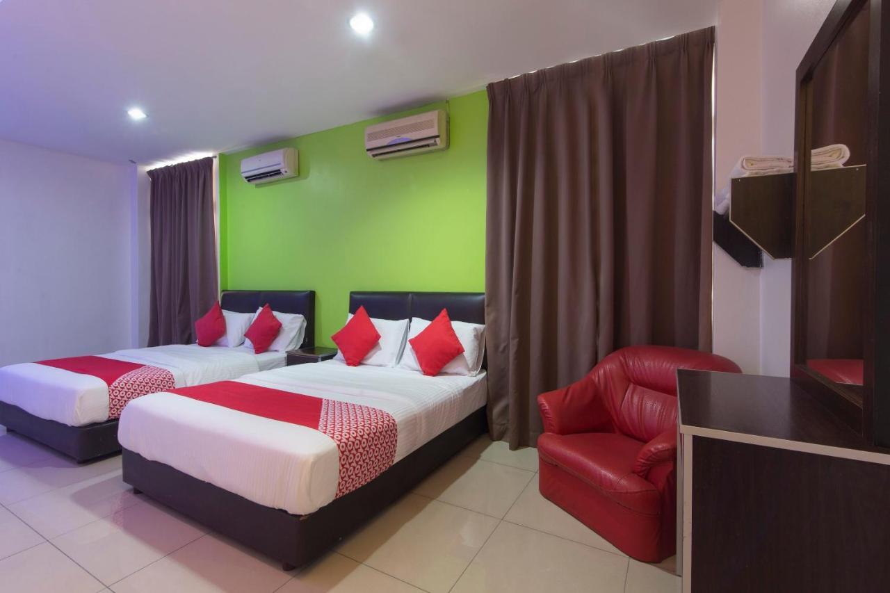 Oyo 44072 Mines Cempaka Hotel Nilai Exteriör bild