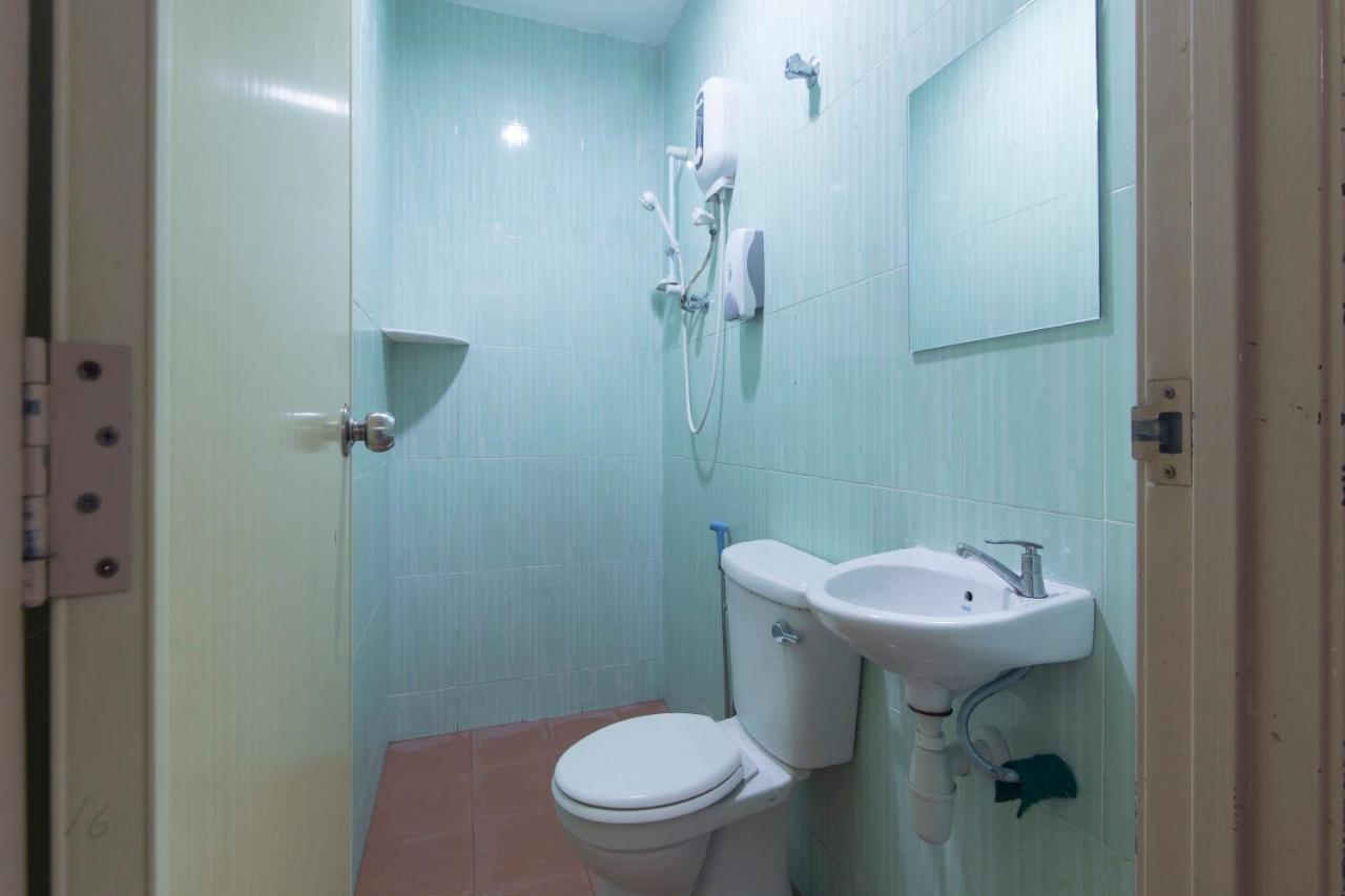 Oyo 44072 Mines Cempaka Hotel Nilai Exteriör bild