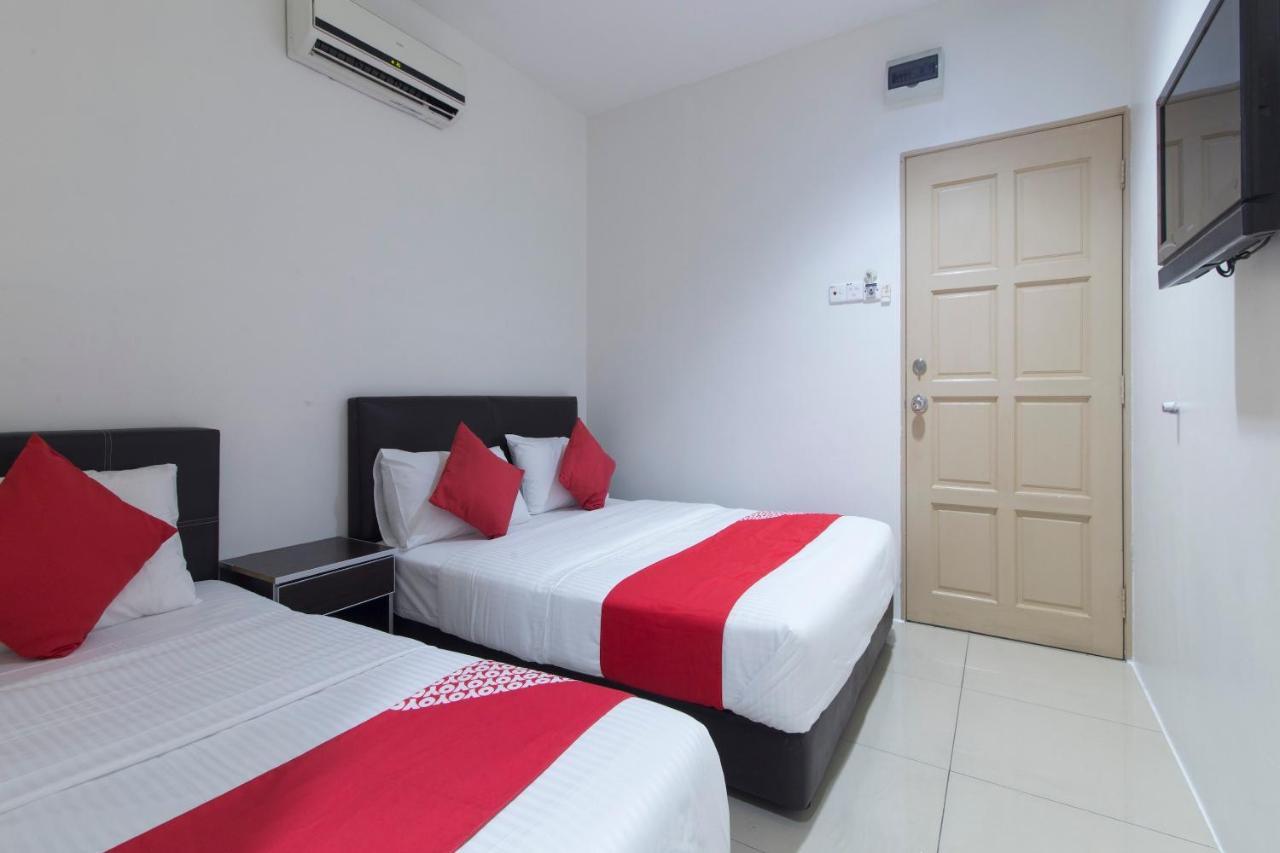 Oyo 44072 Mines Cempaka Hotel Nilai Exteriör bild