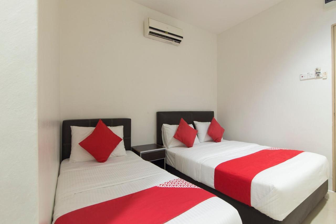 Oyo 44072 Mines Cempaka Hotel Nilai Exteriör bild