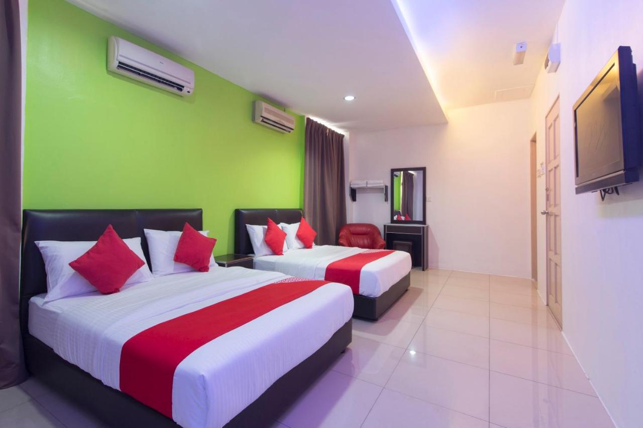 Oyo 44072 Mines Cempaka Hotel Nilai Exteriör bild