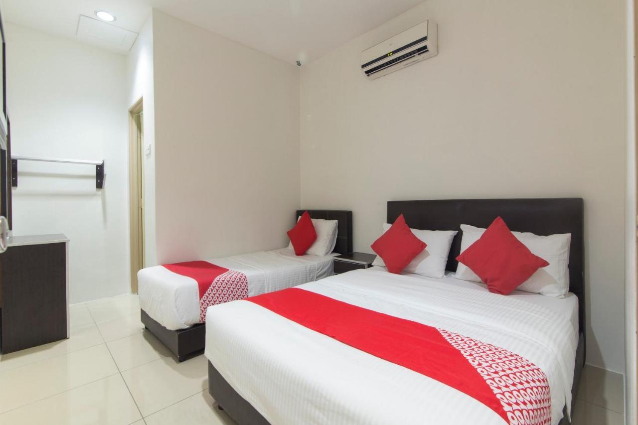 Oyo 44072 Mines Cempaka Hotel Nilai Exteriör bild