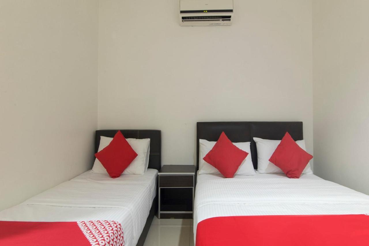 Oyo 44072 Mines Cempaka Hotel Nilai Exteriör bild