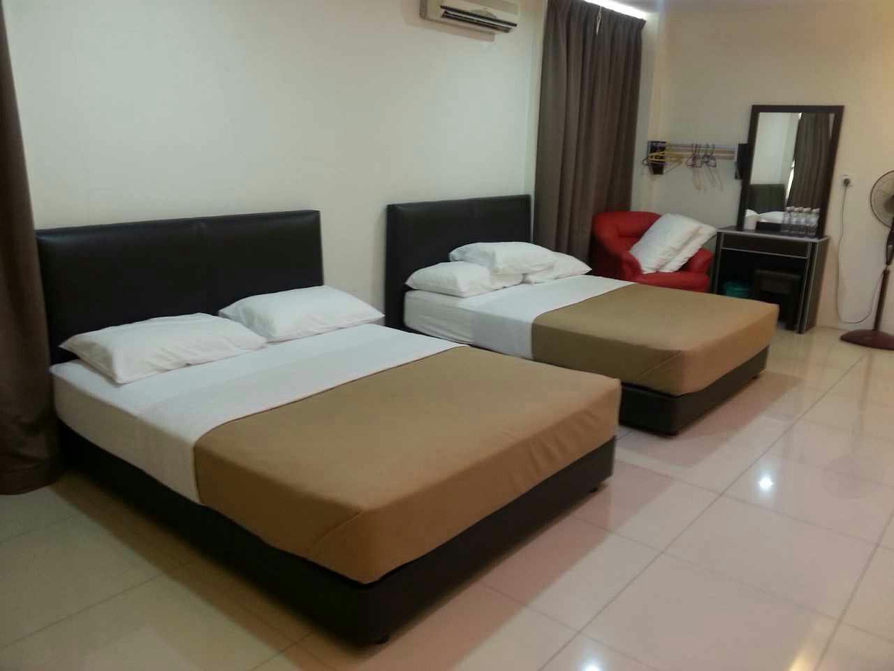 Oyo 44072 Mines Cempaka Hotel Nilai Exteriör bild